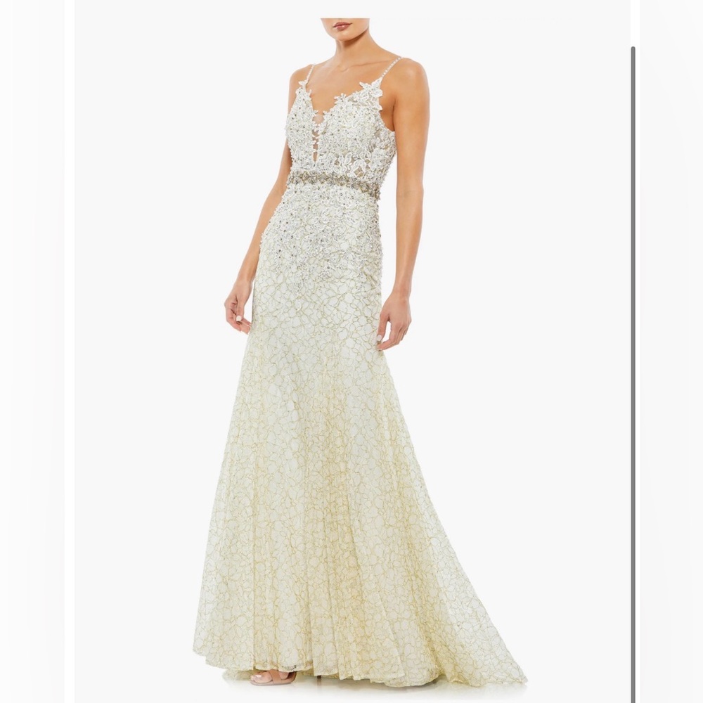 NWT Mac Duggal Elegant Ivory Lace Gown